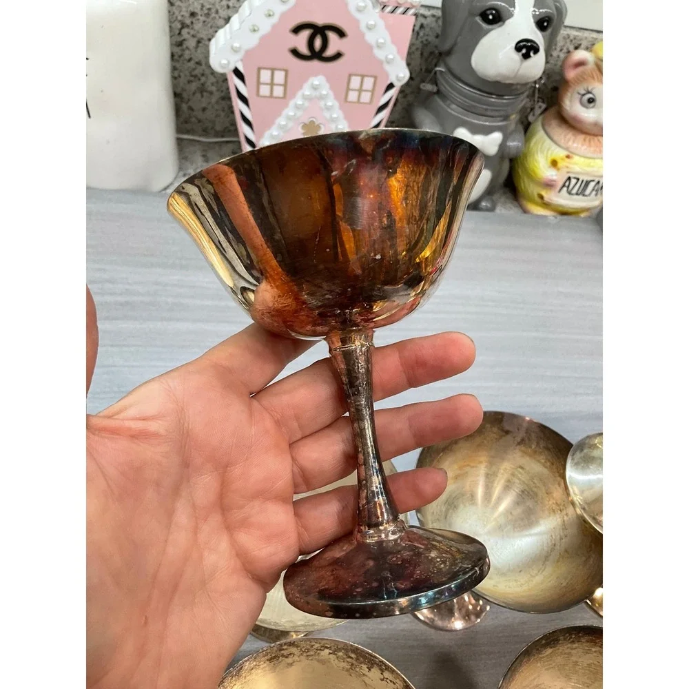 NINE VINTAGE SALEM SILVER PLATED CHAMPAGNE GOBLETS